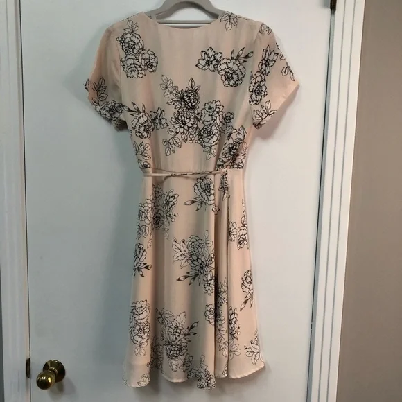 Lush blush floral wrap mini dress size M - Picture 4 of 6